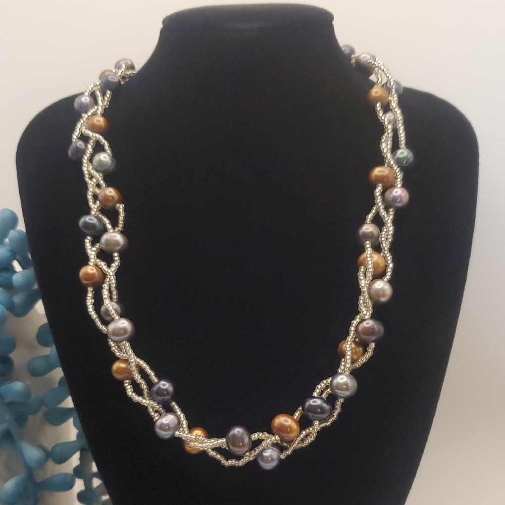Elegant Multicolor Pearl and Silver Necklace